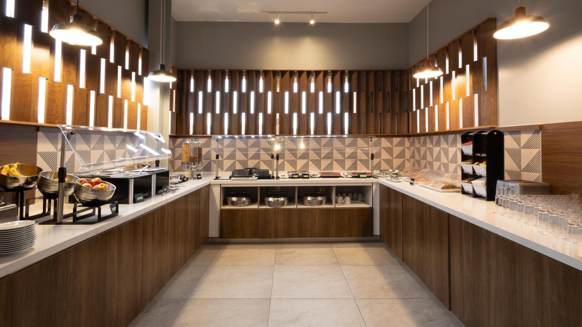Holiday Inn Express Morelia Centro Historico Екстериор снимка