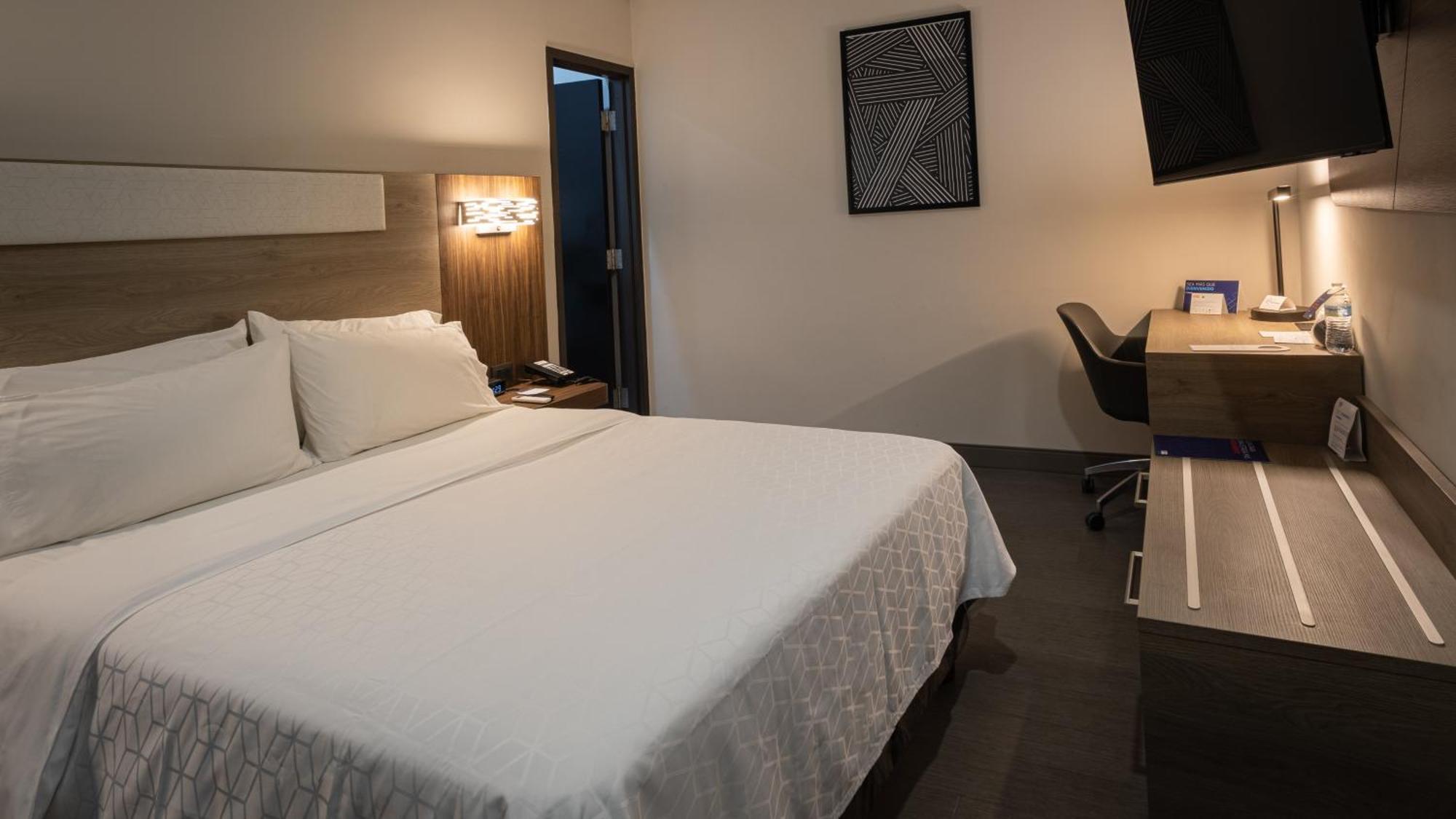 Holiday Inn Express Morelia Centro Historico Екстериор снимка