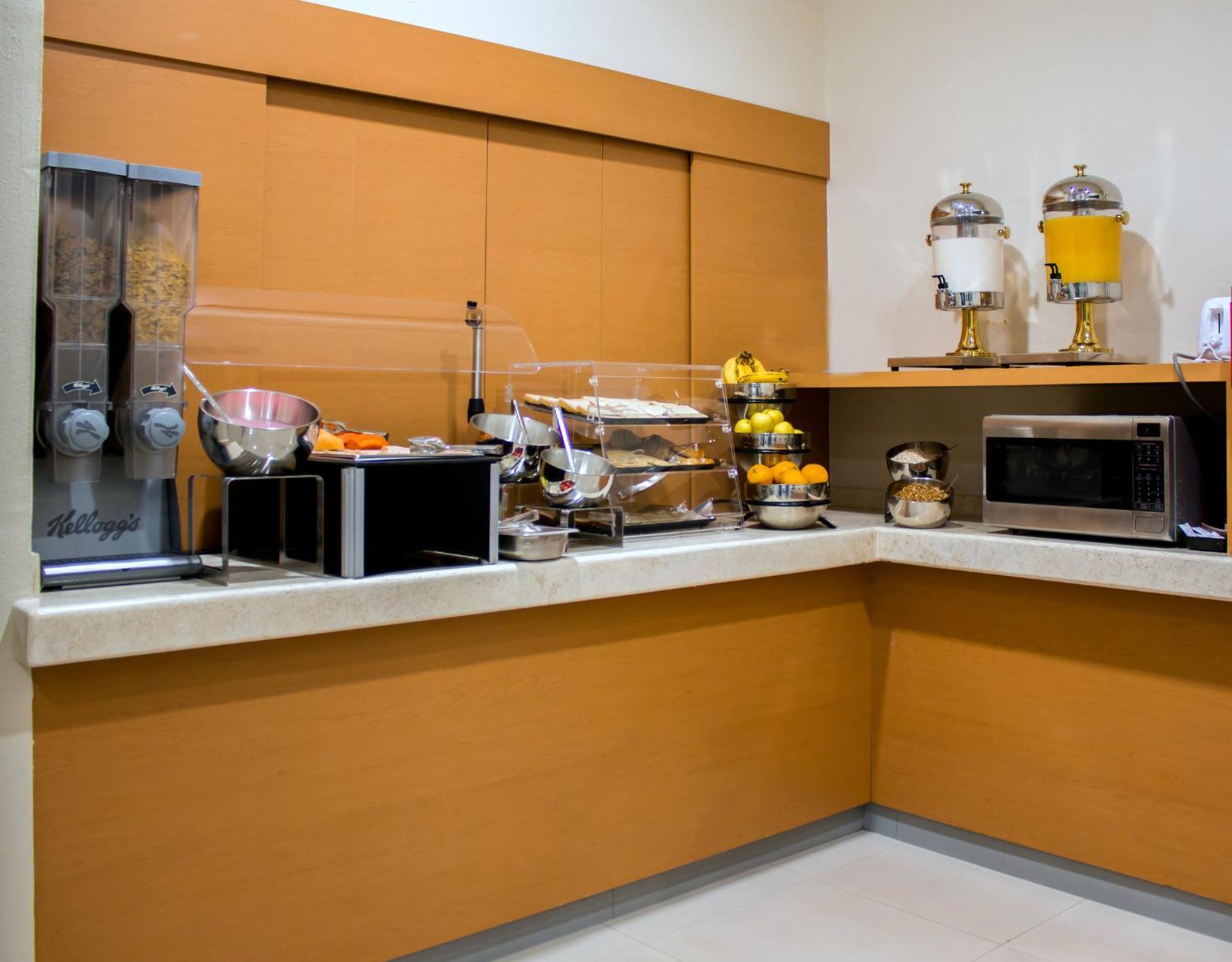 Holiday Inn Express Morelia Centro Historico Екстериор снимка